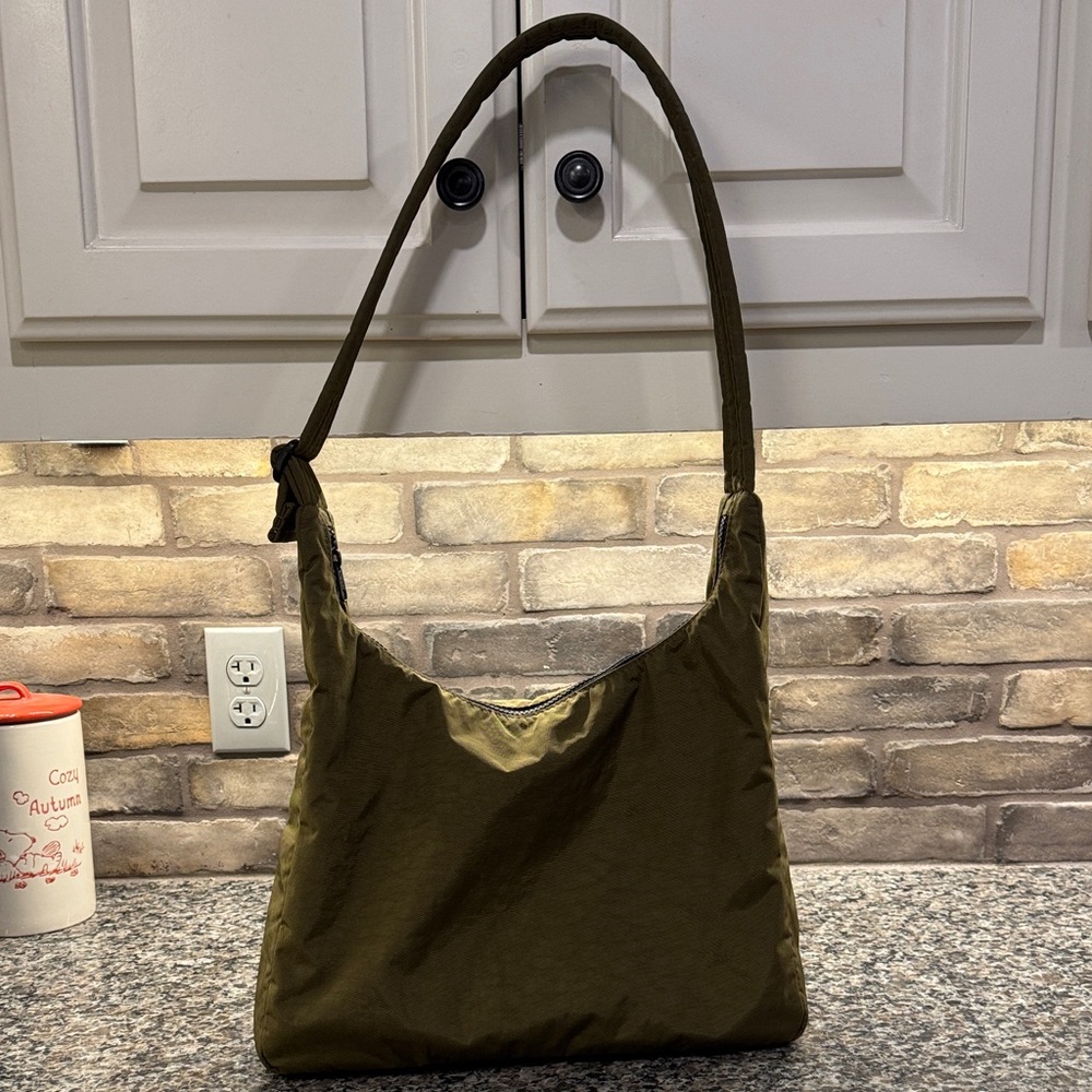 BAGGU Shoulder Bag in Seaweed
